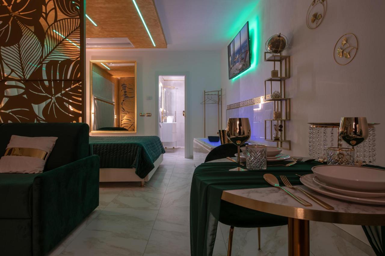 Fashion Apartment Gold Bologna With Jacuzzi & Car Garage Zewnętrze zdjęcie