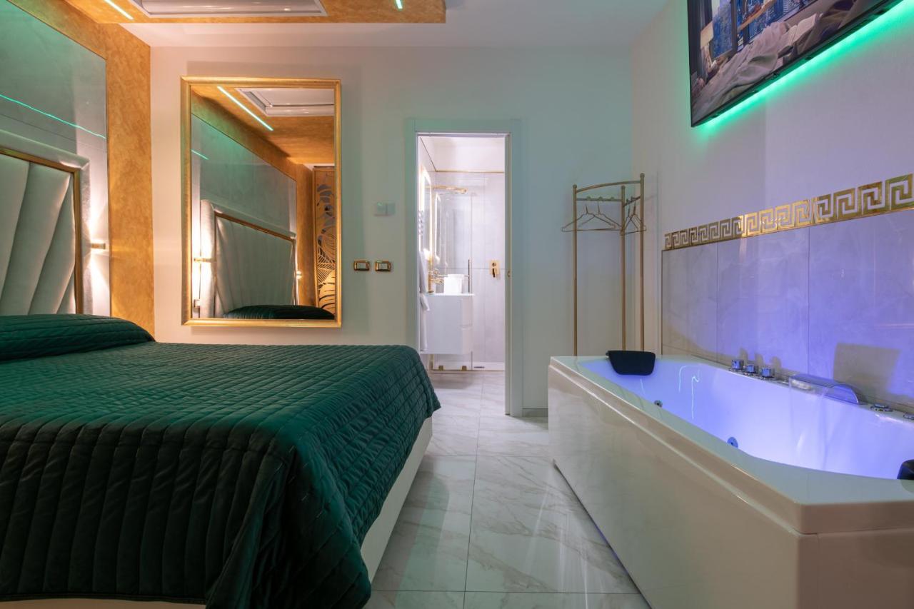 Fashion Apartment Gold Bologna With Jacuzzi & Car Garage Zewnętrze zdjęcie