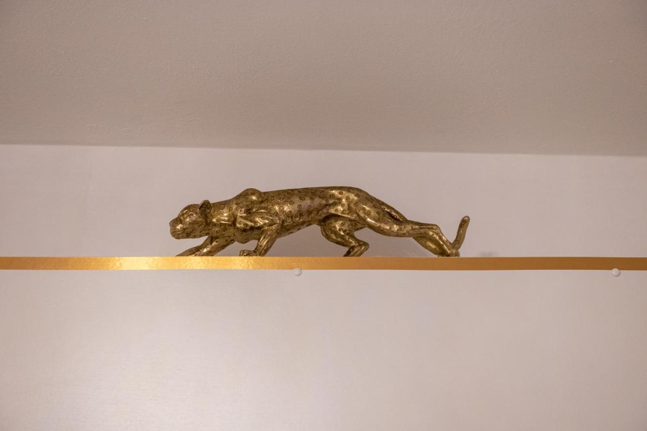 Fashion Apartment Gold Bologna With Jacuzzi & Car Garage Zewnętrze zdjęcie