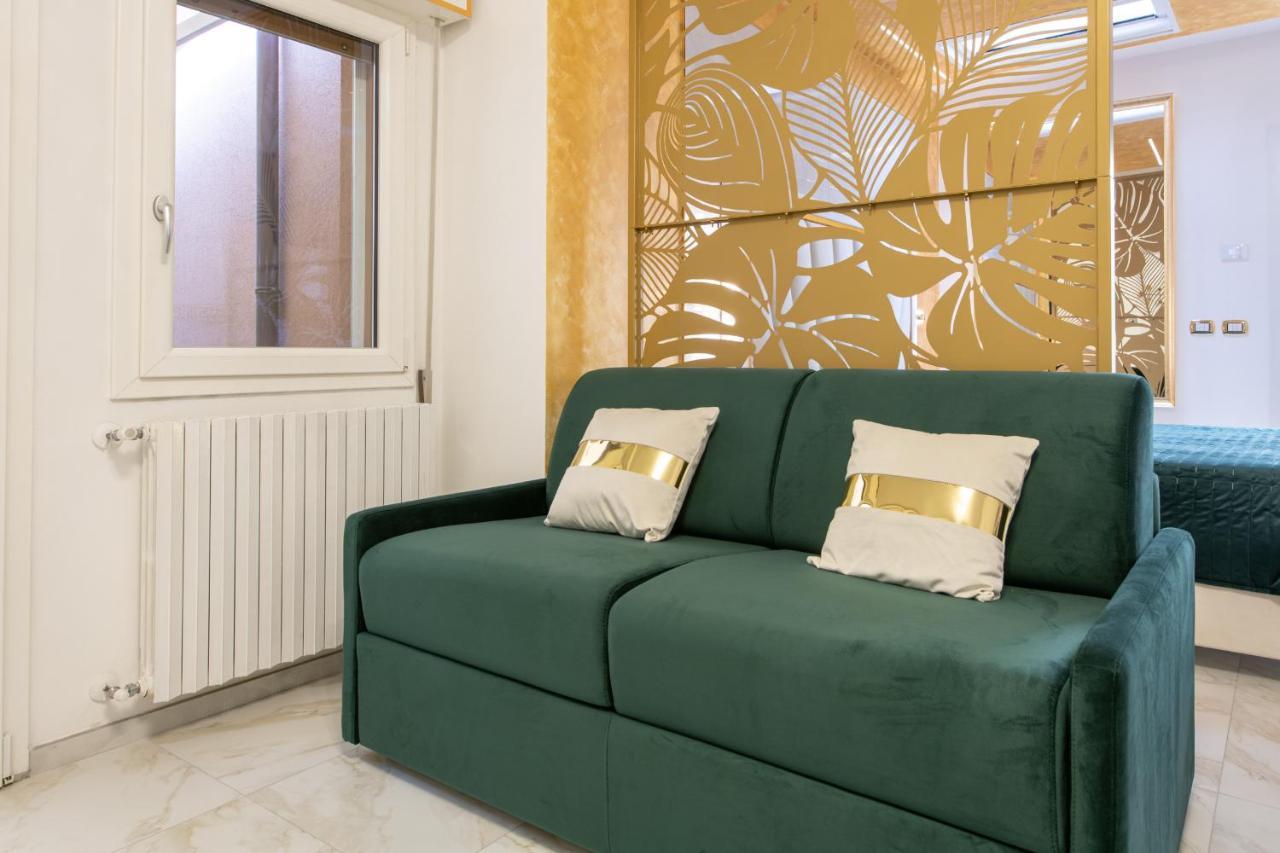 Fashion Apartment Gold Bologna With Jacuzzi & Car Garage Zewnętrze zdjęcie
