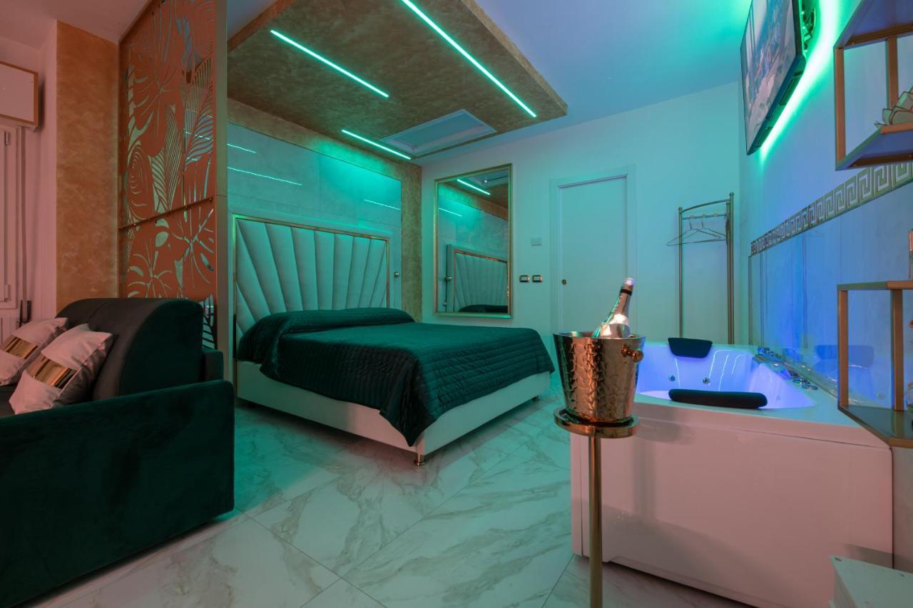 Fashion Apartment Gold Bologna With Jacuzzi & Car Garage Zewnętrze zdjęcie